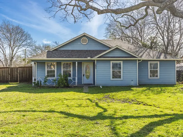 1805 Walnut St, Greenville, TX 75401