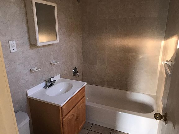 4th image of 3256 Olinville Ave