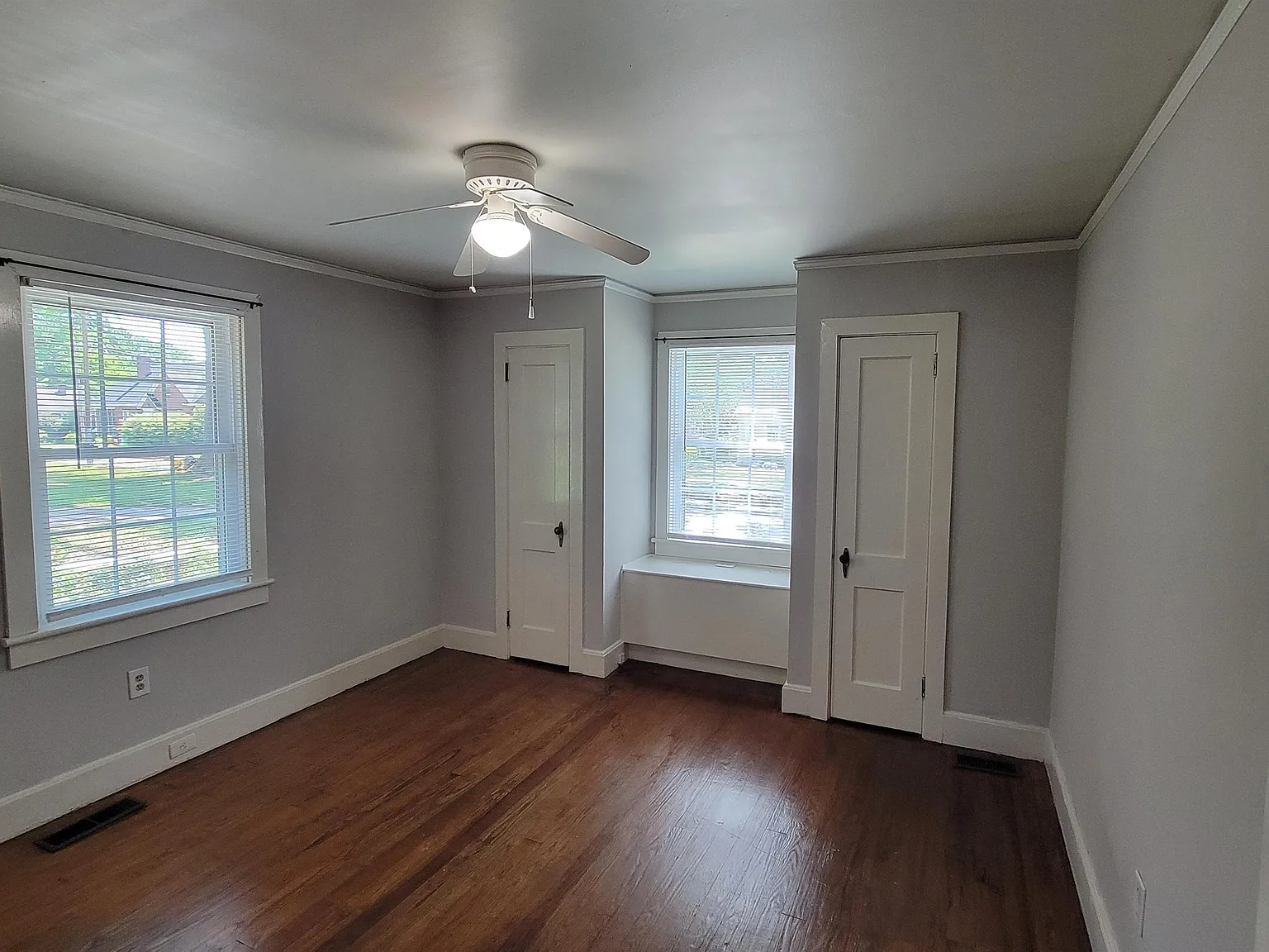 307 Jennings Avenue - 1 — Photo 3