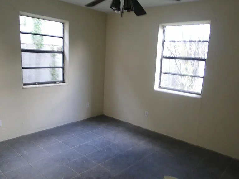 2105 Monroe Ter — Photo 6