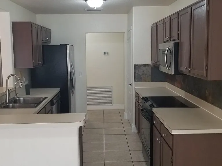 1337 Hampstead Ter — Photo 19
