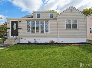 38 Lee St, Port Reading, NJ 07064