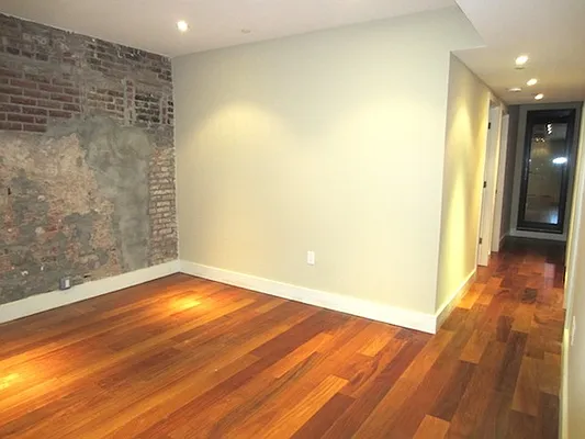 Rented by Mirador Real Estate | media 74