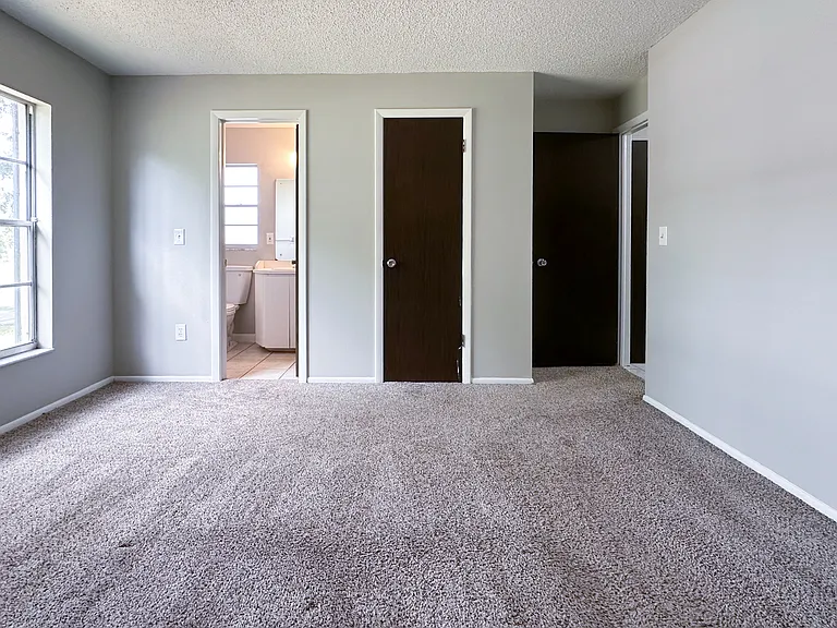 2402 E 99th Ave — Photo 22