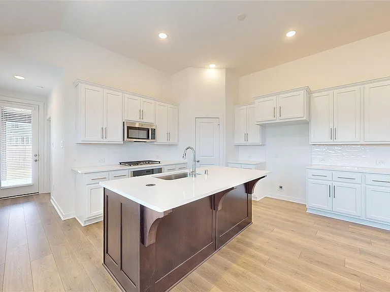 570 Sand Branch Dr — Photo 6