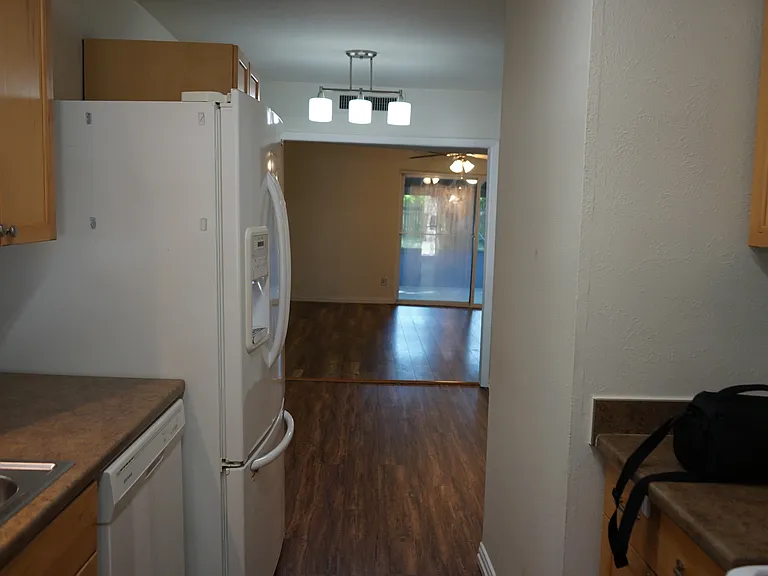 608 Hillcrest St — Photo 7