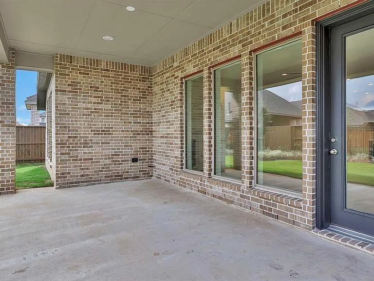2910 Starling Dr — Photo 15