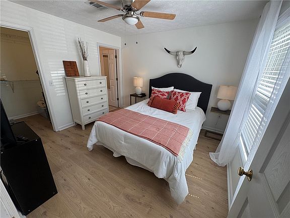 5th image of 730 W Magnolia Ave APT 2-101