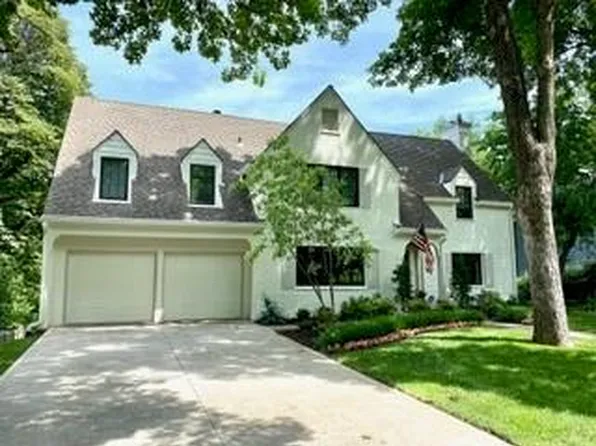 6445 Overbrook Rd, Mission Hills, KS 66208