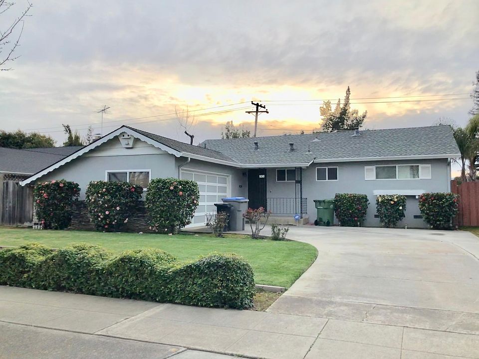 1st image of 745 Coakley Dr