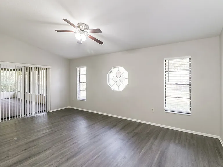 12305 Drake Ln — Photo 6