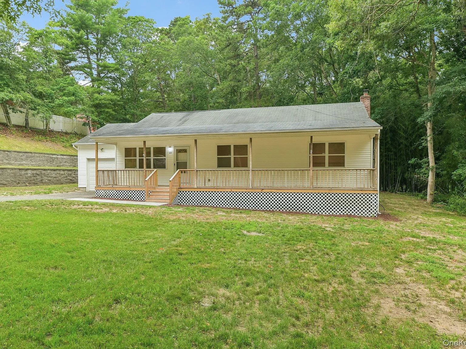 3 bed, 2.0 bath, 1380 sqft, $3,750 — Photo 3