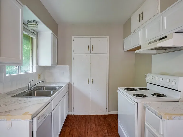 1503 Wheless Ln — Photo 13