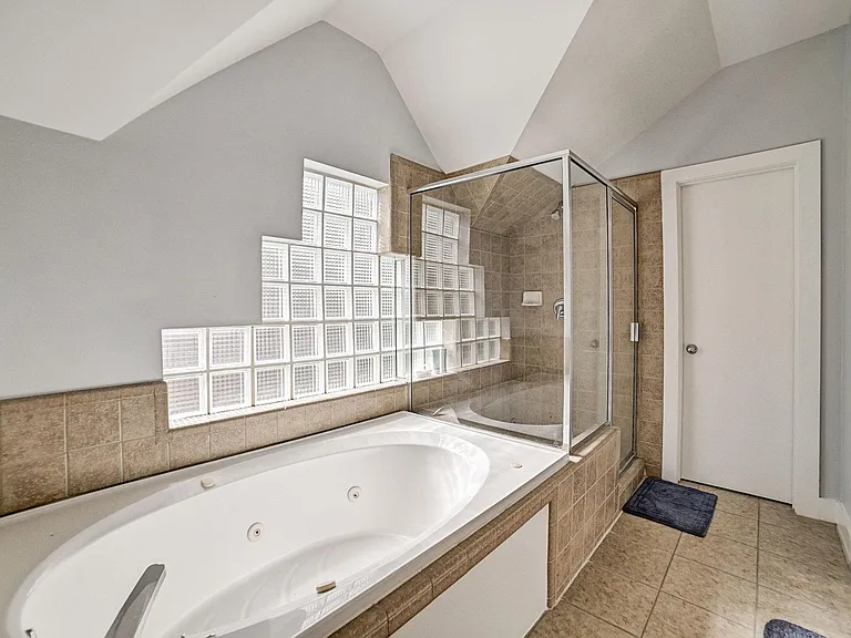 5838 Larkin St — Photo 40