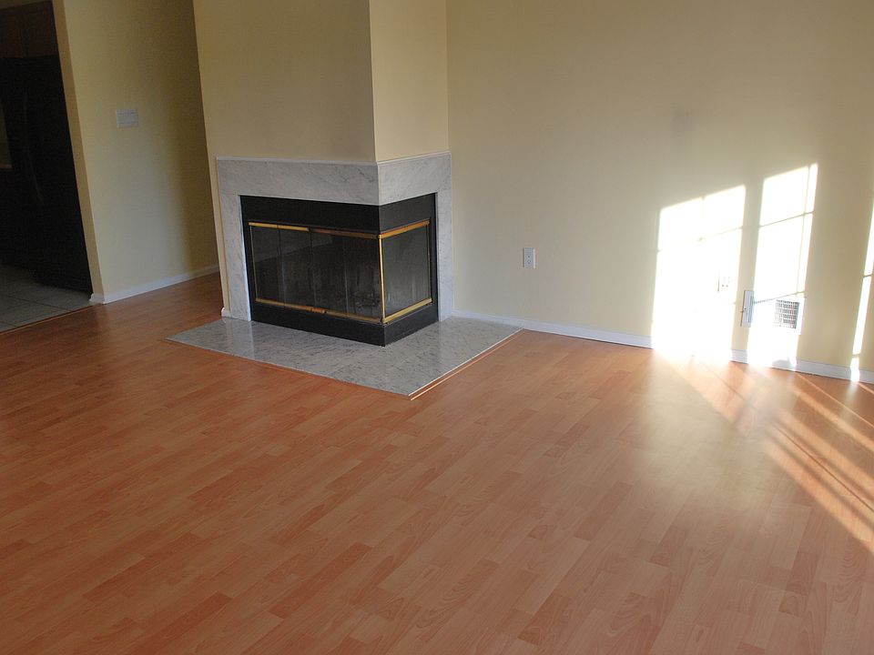 Living room with Fire Place