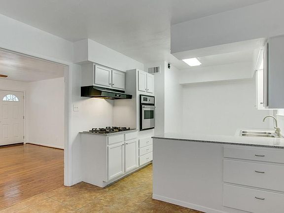 4th image of 306 Dover Dr
