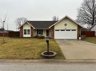 3288 Springbrook Dr, Shiloh, IL 62221