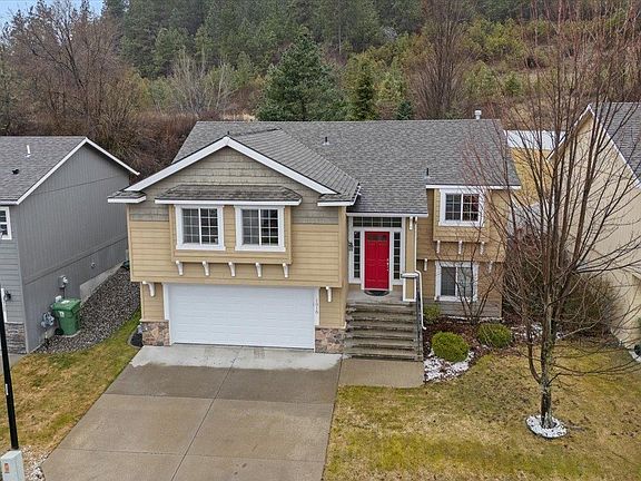 2nd image of 1918 S Canyon Woods Ln