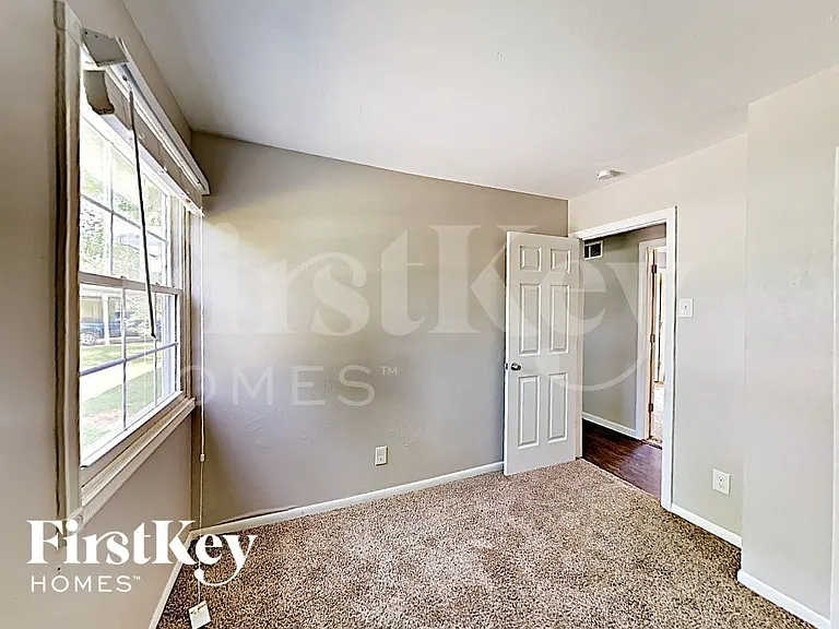 8 Deerpath Dr — Photo 13