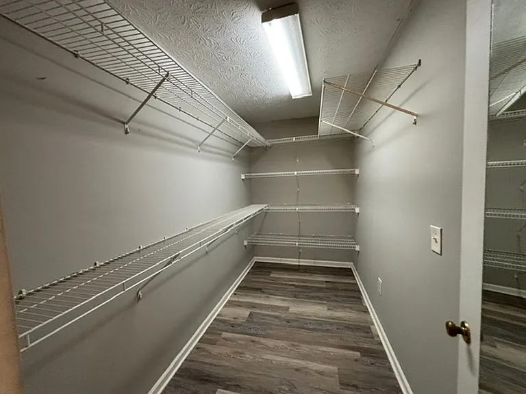 6525 Gregg Dr — Photo 25