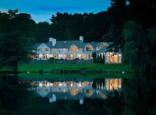 30 Husted Ln, Greenwich, CT 06830