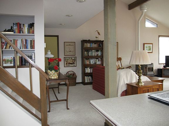 4th image of 221 N Bay Ln Unit 6