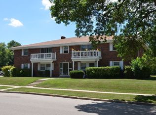 141 Morris St APT 1, Pewaukee, WI 53072