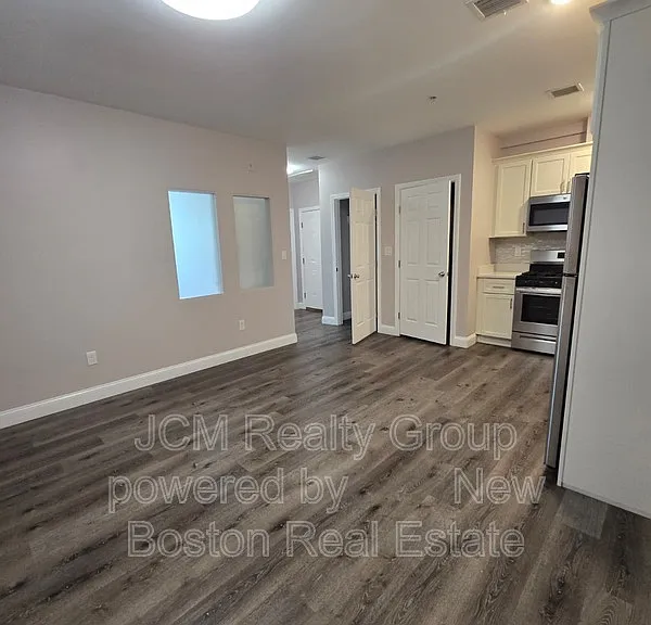 191 N Common St #U — Photo 6