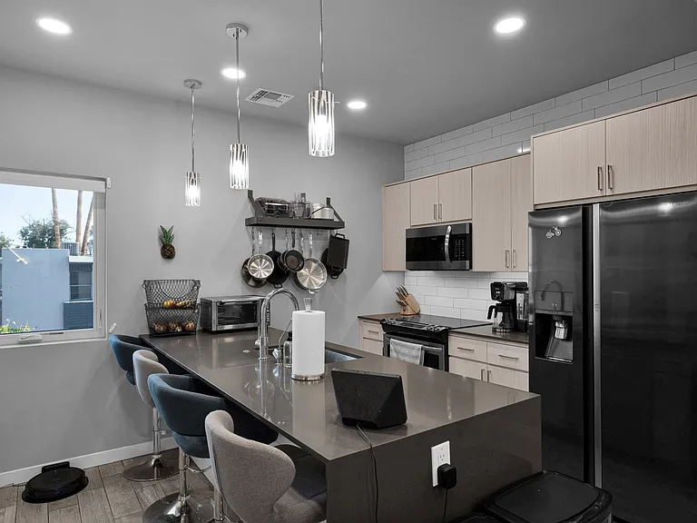 2727 E Thomas Rd #11 — Photo 5
