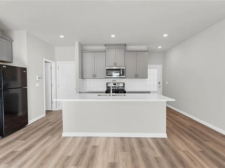 1645 Villageside Ct — Photo 7