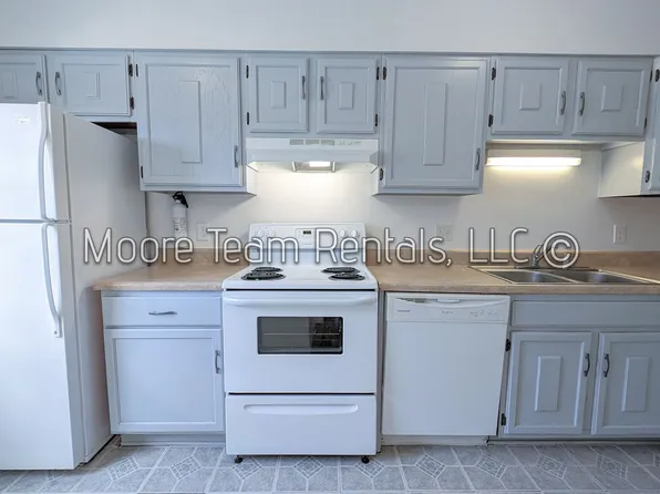 Morgan Rd Apartments, 300 Morgan Rd #C, Hendersonville, NC 28739
