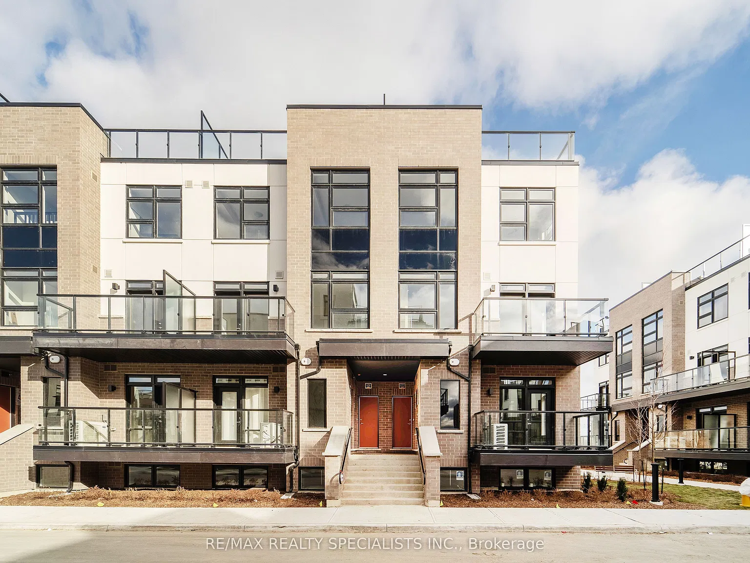 2 bed, $2,850 — Photo 1
