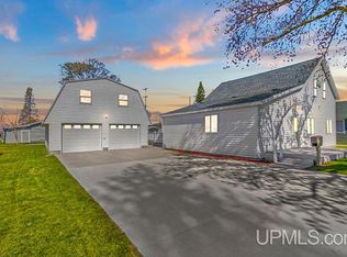511 N 20th St, Escanaba, MI 49829