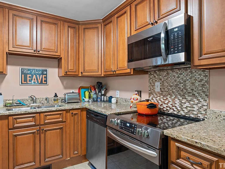 705 Tyler Rd — Photo 11