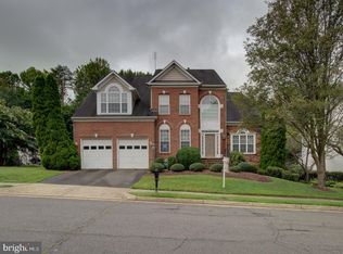 6242 Rolling Spring Ct, Springfield, VA 22152