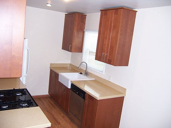 4th image of 8440 Dallas St
