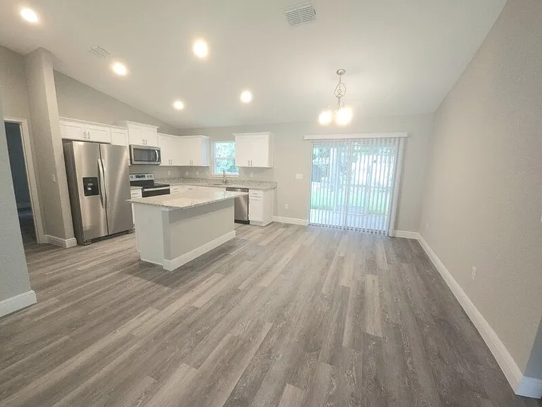 10 Redwood Trce — Photo 2