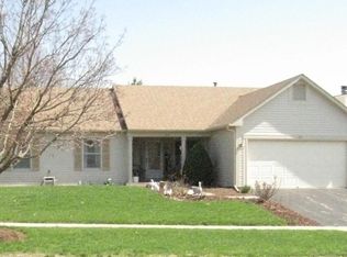 132 Briarcliff Rd, Montgomery, IL 60538