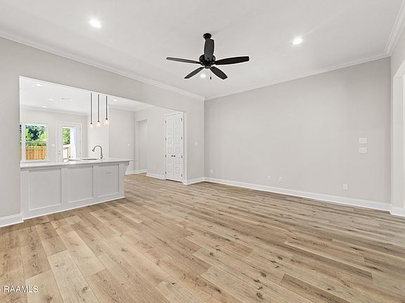 3rd image of 120 Grenadine Dr