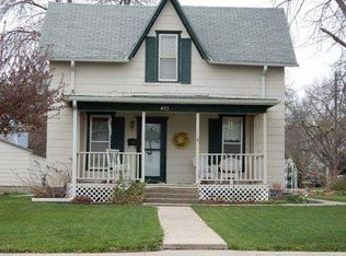 823 N 9th St, Beatrice, NE 68310