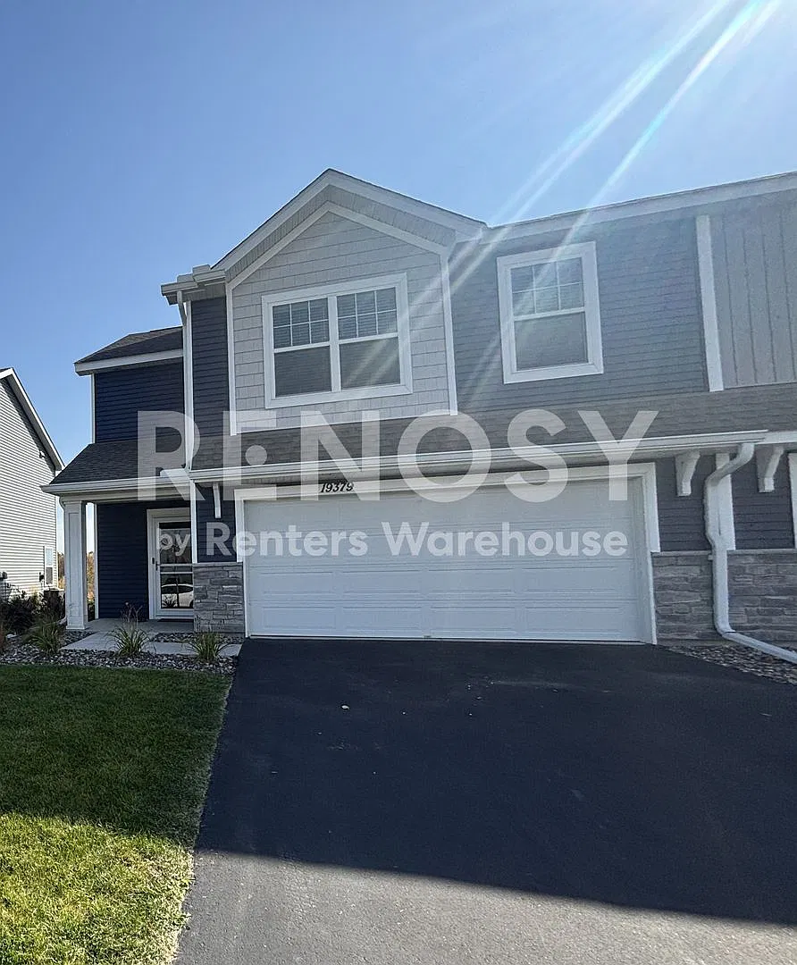 Available Now 4 Bedrooms 3 Bath Townhouse in Rogers — Photo 1
