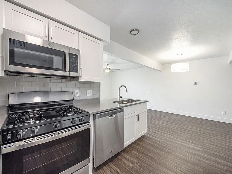 Green Ridge Apartments — Photo 13