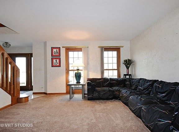 3rd image of 865 Tam O Shanter Cir