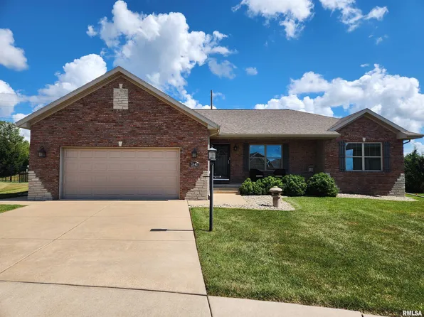 2502 W Stonehenge Ct, Peoria, IL 61615