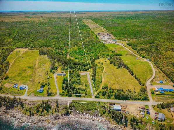 No 16 Hwy, Queensport, NS B0H