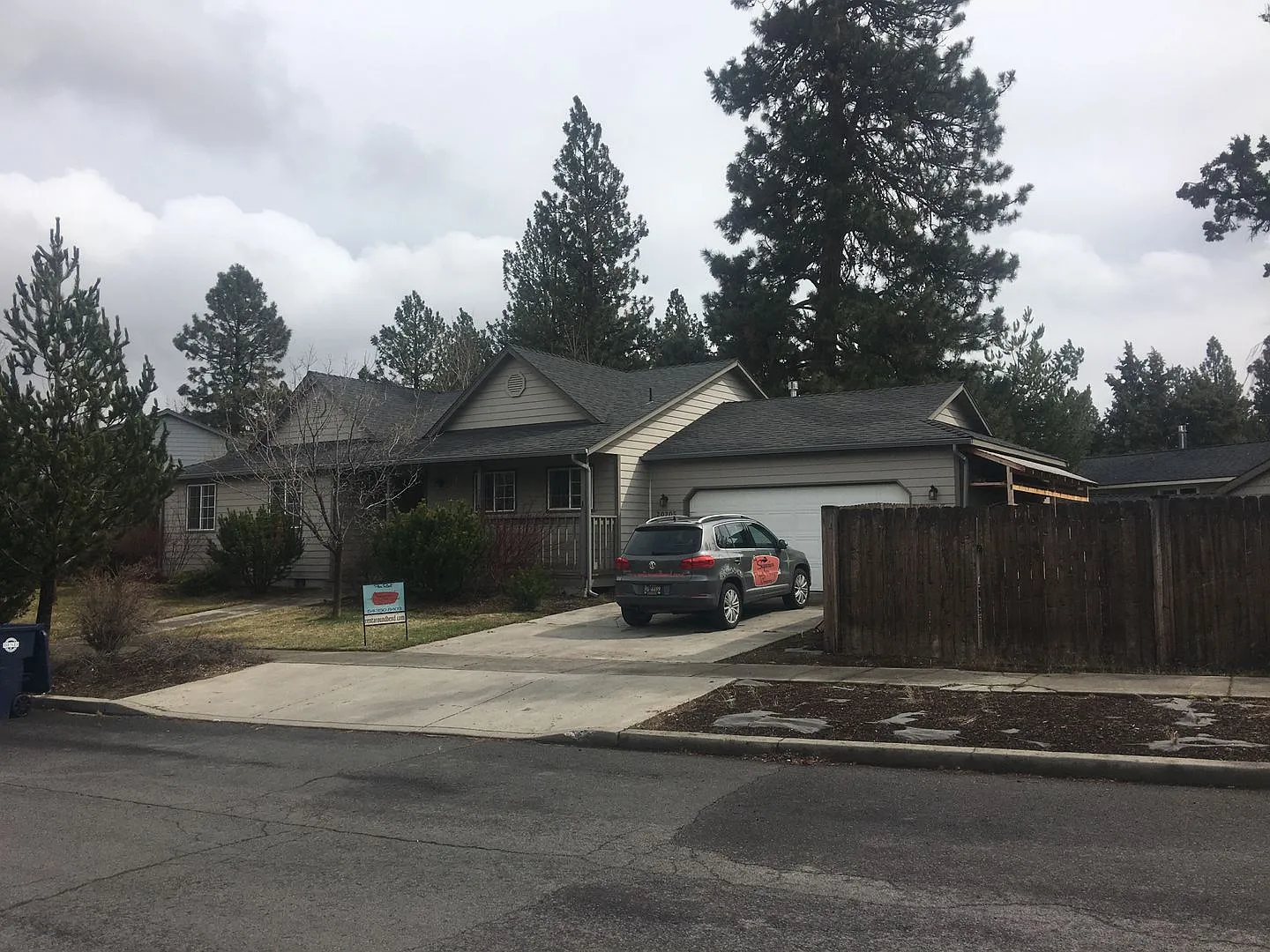 Ranch style home close to river & trails, with A/C! — Photo 1