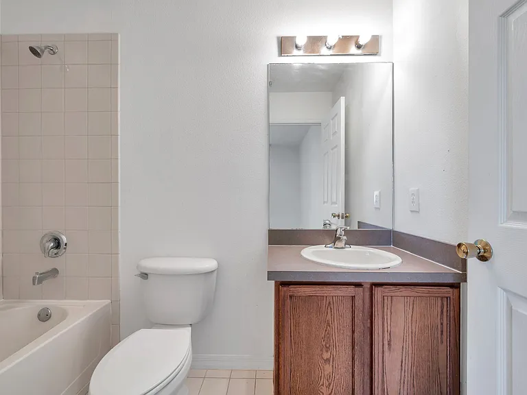 Interiors (28)_04172024