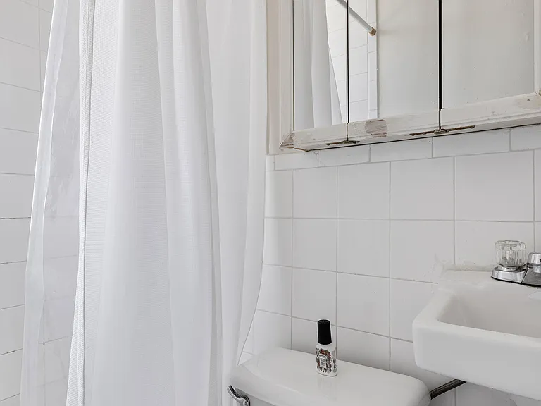 55 Delancey St #5C — Photo 6