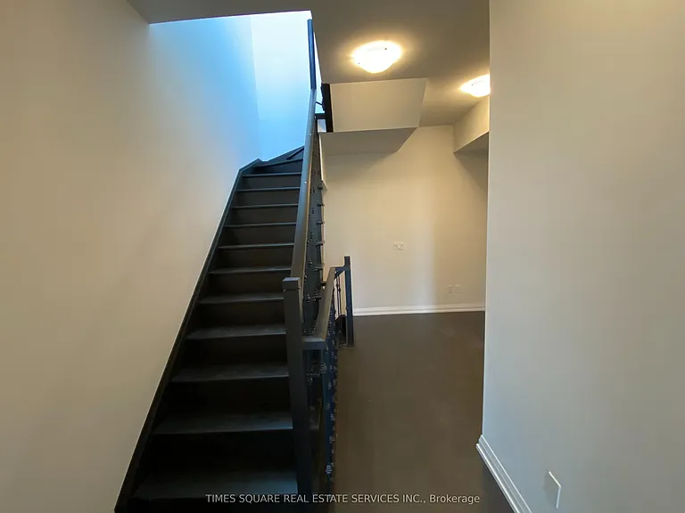 1050 Portage Pkwy #Townhouse 32 — Photo 27