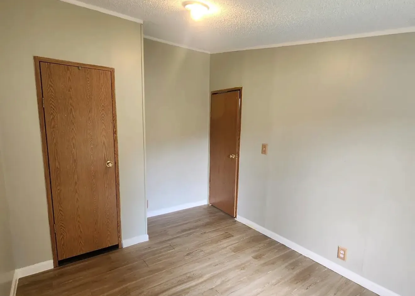 3 bed, 1120 sqft, $1,300 — Photo 2